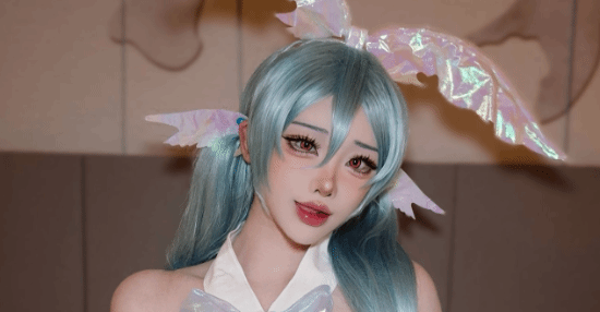和业众 性感Coser被举报致老乡鸡躺枪：让我抓紧出韩式炸鸡?