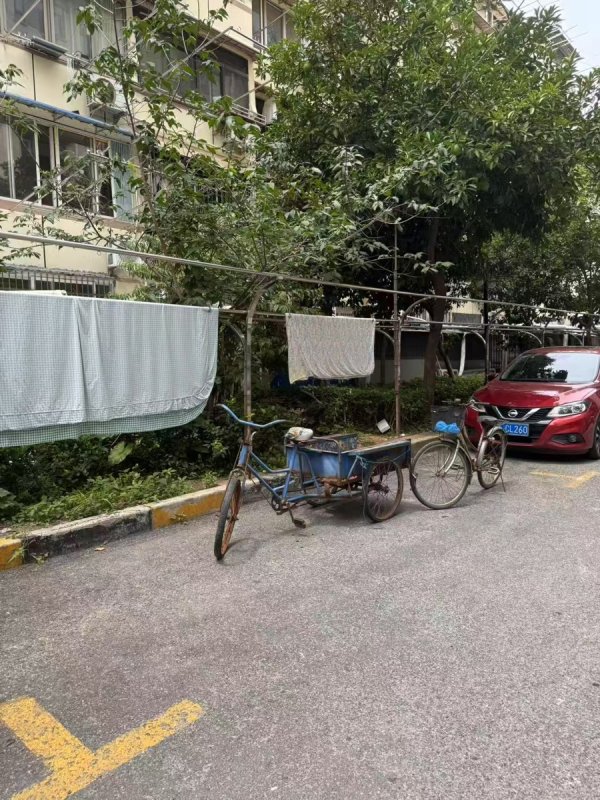 天盈配 老小区停车位总被“鹊巢鸠占”，居民无奈上演抢车位大战